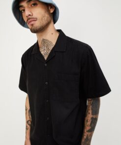 Stylish Denim Slim Fit Resort Shirt for Men Perfect for Holidays and Outings