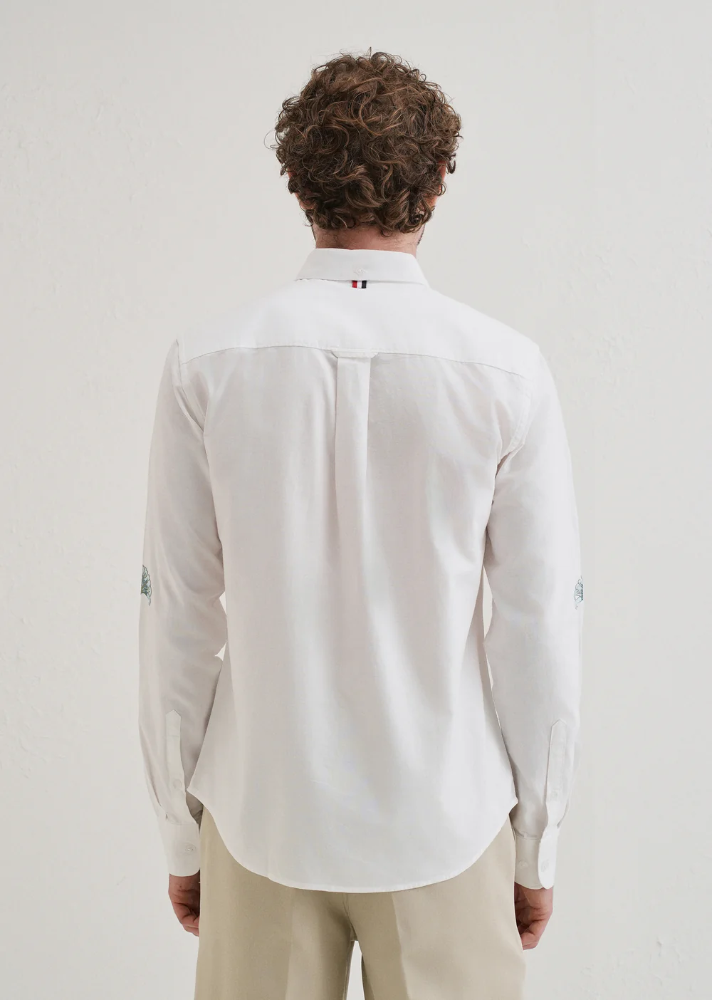 SnowWhiteFloralEmbroideryShirt