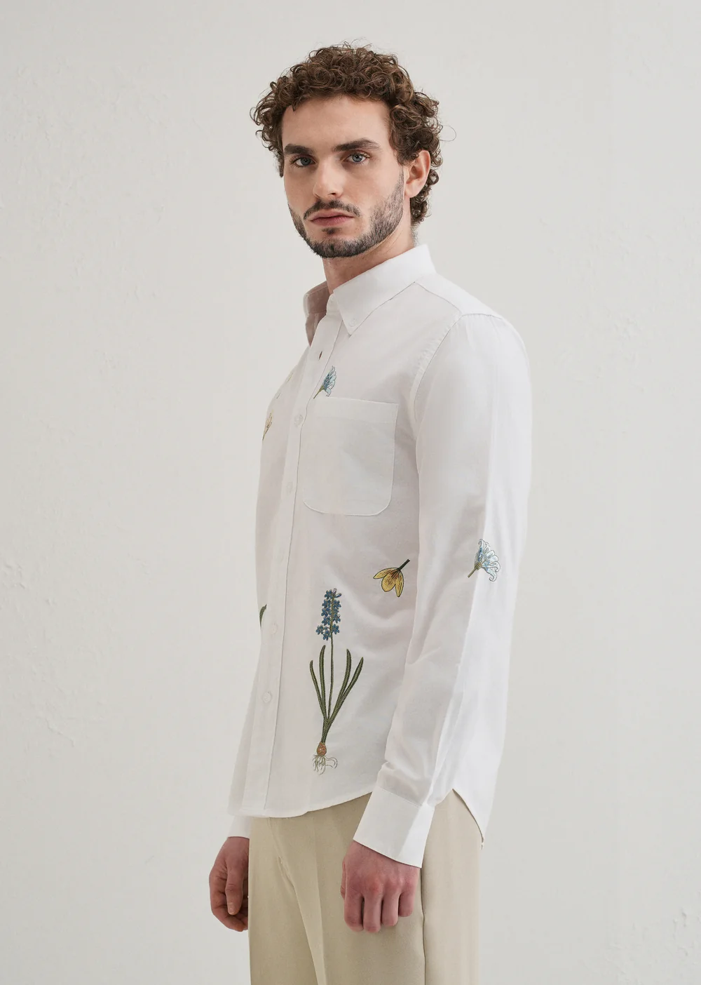 SnowWhiteFloralEmbroideryShirt_2