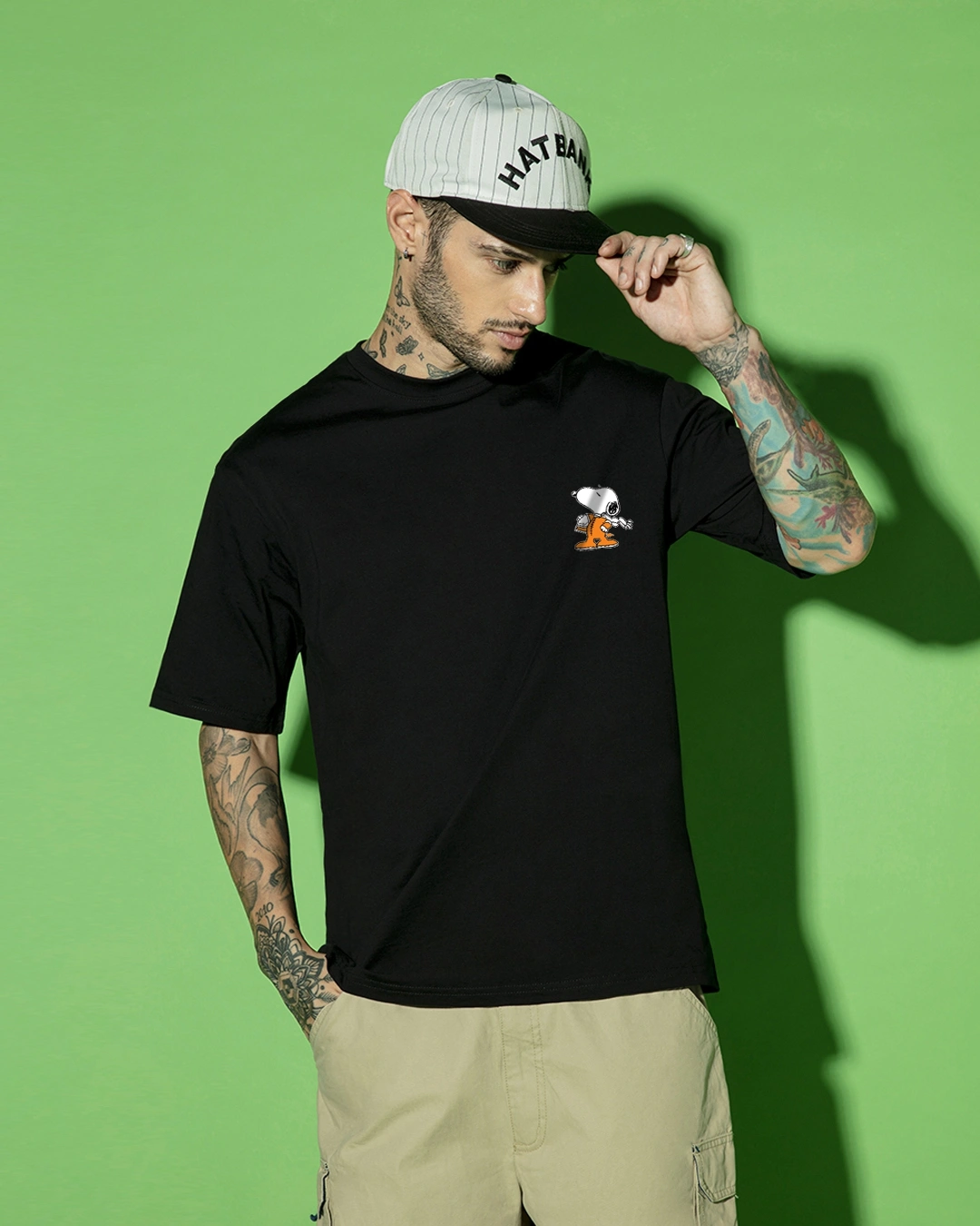 men-s-black-need-space-snoopy-graphic-printed-oversized-t-shirt-630667-1706521743-2