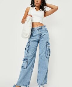 Women’s Washed Cargo Jeans Designed for Comfort and Modern Street Style