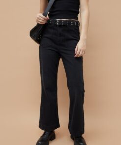 Fashion Forward Solid Flared Women Jeans with Classic Fit