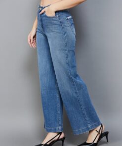 Stylish Washed Wide Leg Denim Jeans Perfect for Casual Wear