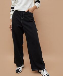 Modern Solid Wide Leg Cargo Jeans with Soft Durable Fabric for Daily Wear