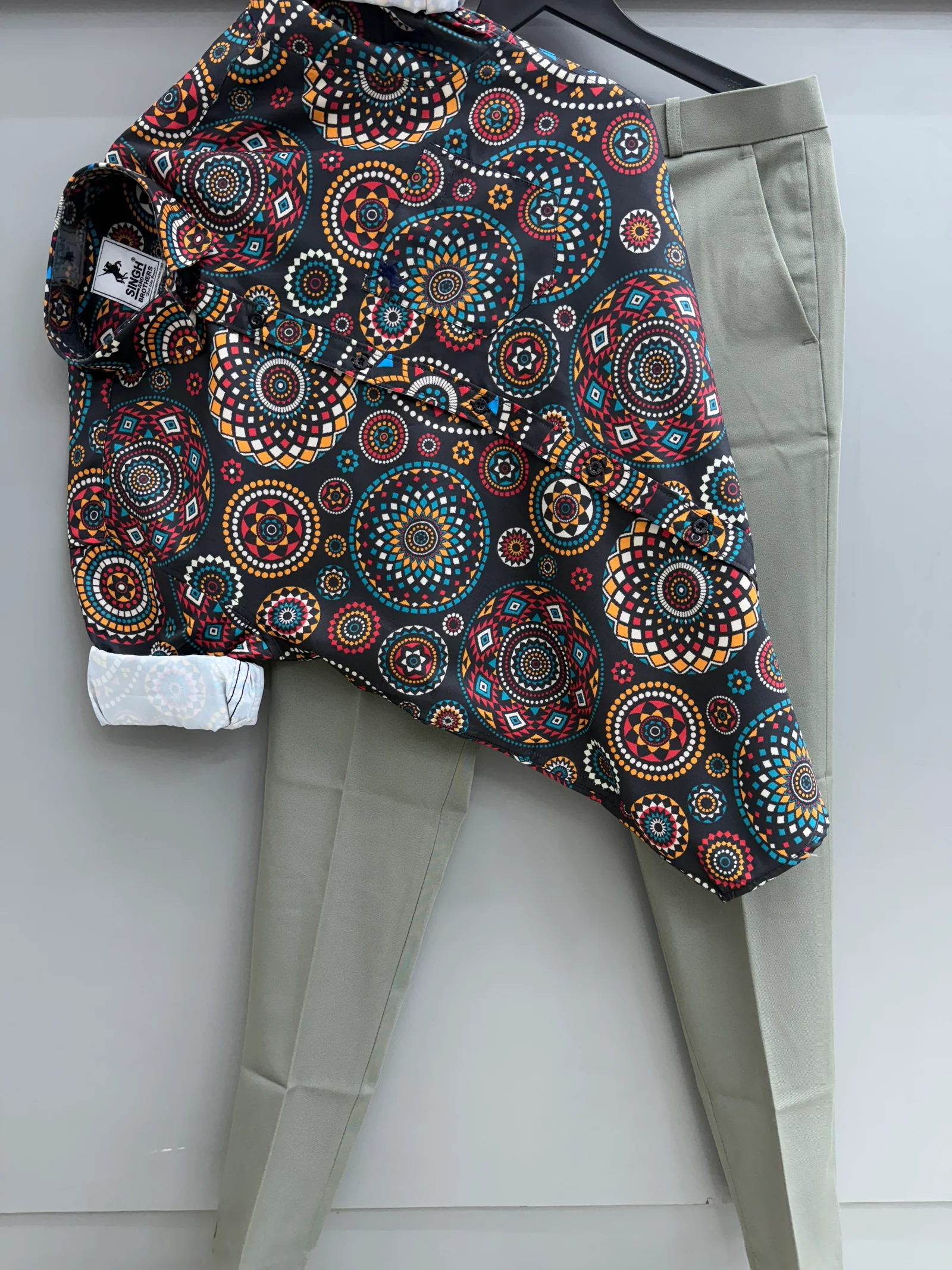 5D22CAC4-2F71-4A7C-8A87-0391E2C3BABF